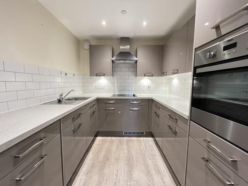 Additional image 16 of 12 De Clare Lodge, Cowbridge, The Vale of Glamorgan CF71 7FR