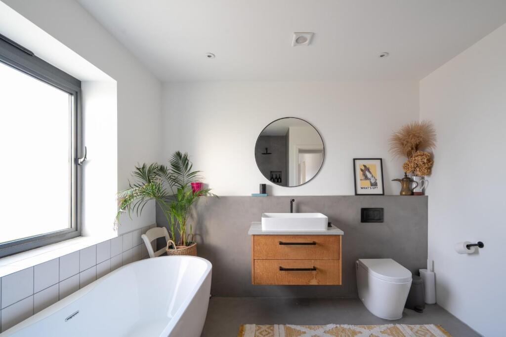 Additional image 30 of Robinswood Crescent, Penarth