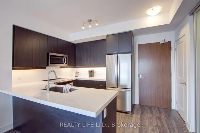 Additional image 4 of 1050 Main St Unit 1014