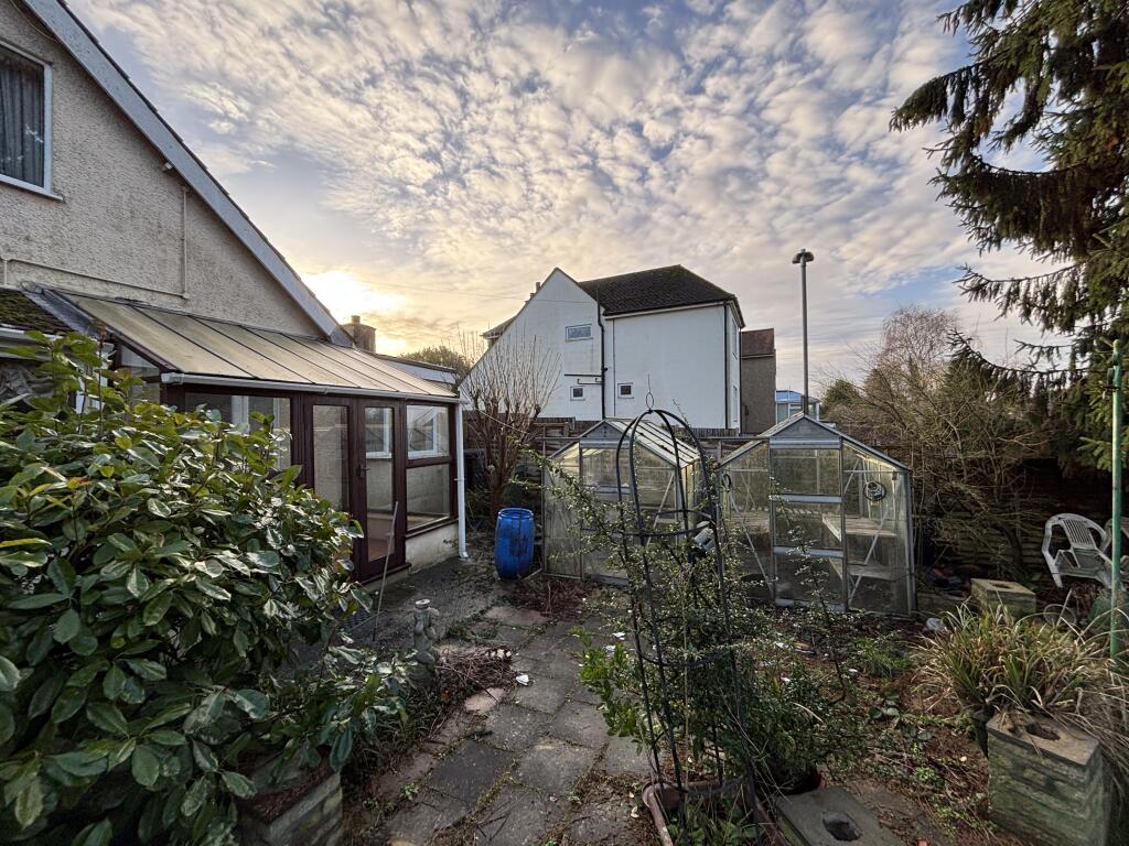 Additional image 9 of 59 Mount Drive, Park Street, St. Albans, Hertfordshire, AL2