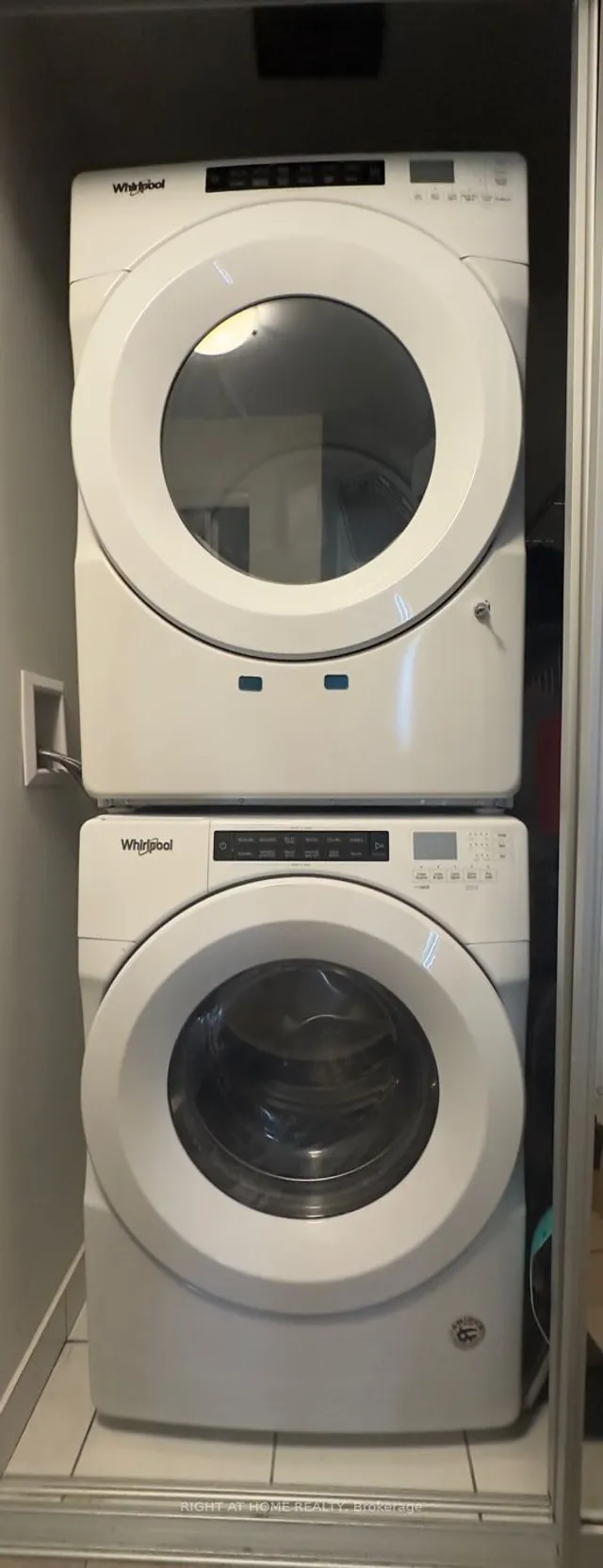 Additional image 8 of 50 Wellesley St Unit 2707