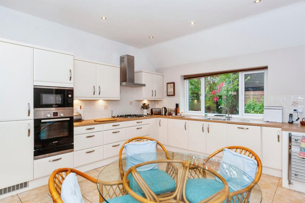 Additional image 5 of Bridgend, Mickle Trafford, Chester