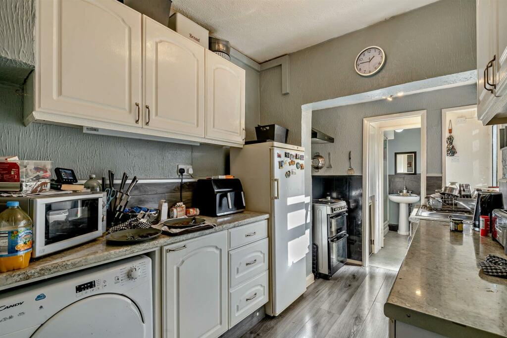 Additional image 14 of Flint