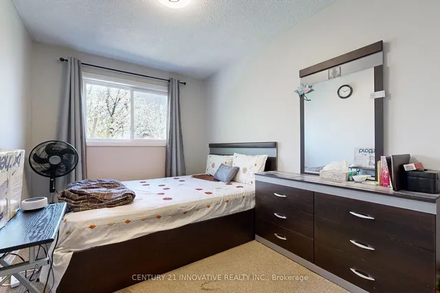 Additional image 22 of 18 Lowry Sq