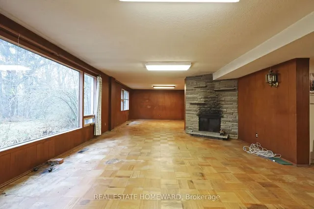 Additional image 11 of 129 Burbank Dr