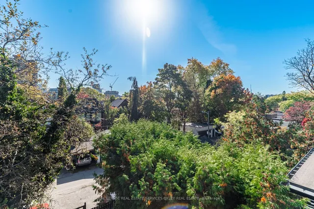 Additional image 25 of 119 Macpherson Ave