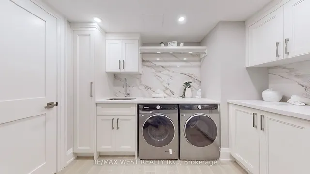 Additional image 36 of 900 Yonge St Unit 1403