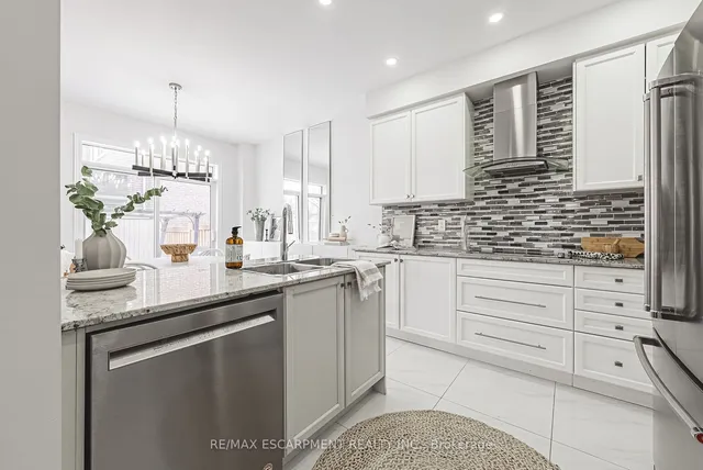 Additional image 10 of 3895 Leonardo St