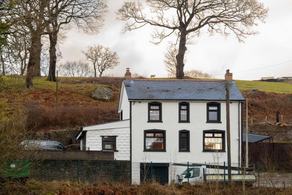 Additional image 2 of Brynyderw, Oakland Street, Bedlinog, Treharris