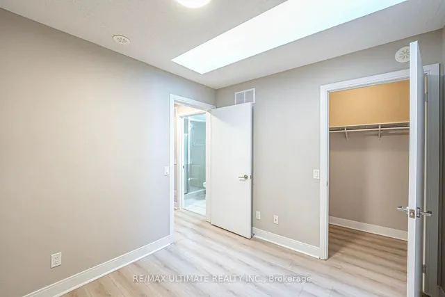 Additional image 29 of 330 Village Green Sq Unit TH06