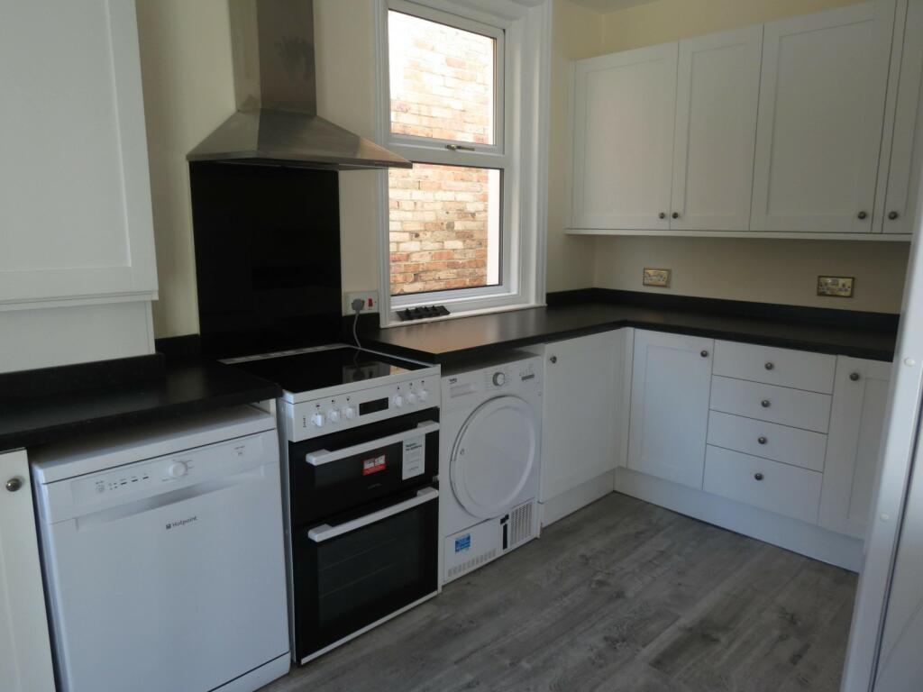 Additional image 3 of 5 bedroom Detached House in Winton