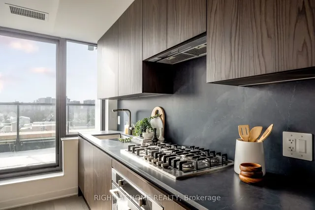 Additional image 10 of 2720 Dundas St Unit 607