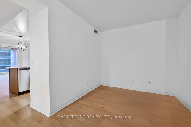 Additional image 20 of 763 Bay St Unit 1110