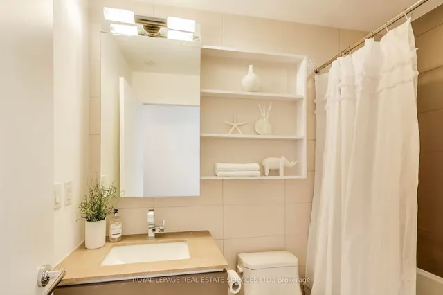 Additional image 17 of 1830 Bloor St Unit 1105