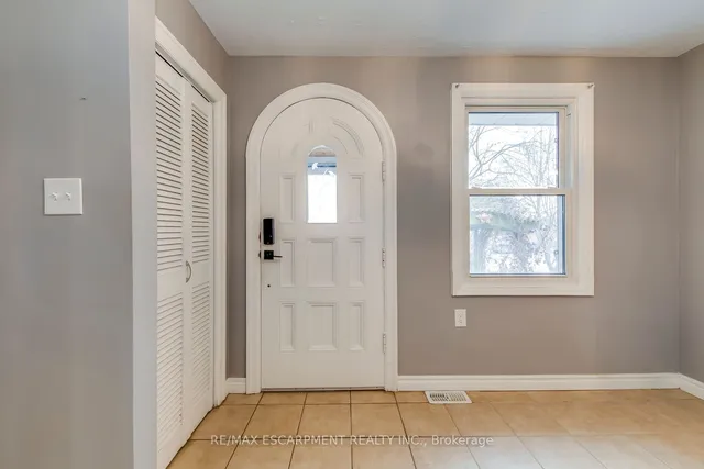 Additional image 7 of 8110 Chippewa Rd