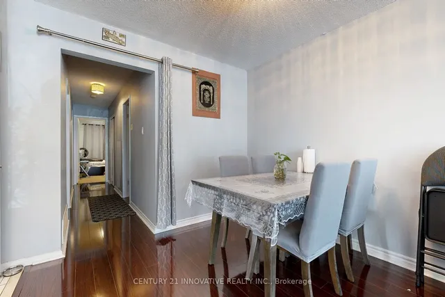 Additional image 9 of 18 Lowry Sq