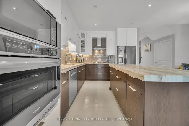 Additional image 6 of 114 Rivertrail Ave