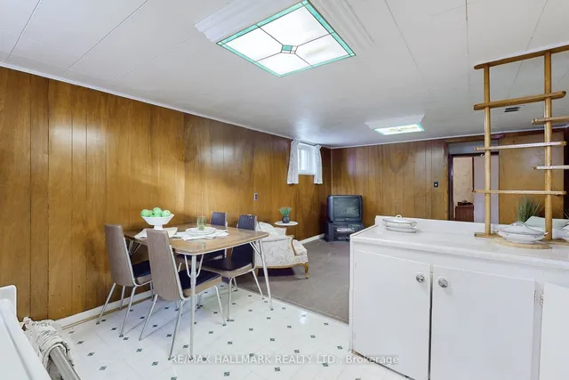 Additional image 27 of 114 Benjamin Blvd