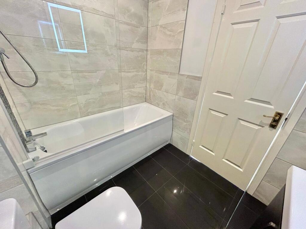 Additional image 16 of Holm Lane, PRENTON, CH43