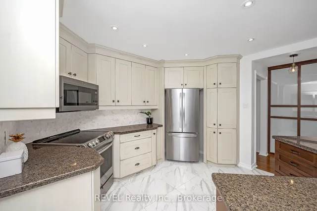 Additional image 8 of 3330 Bristol Dr