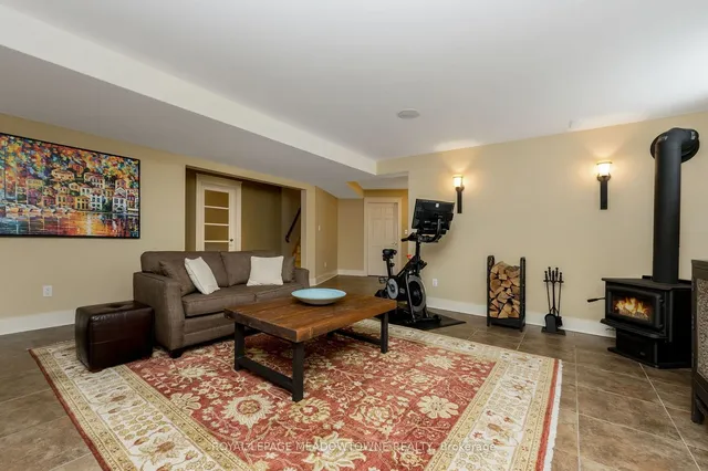 Additional image 29 of 13738 Sixth Line