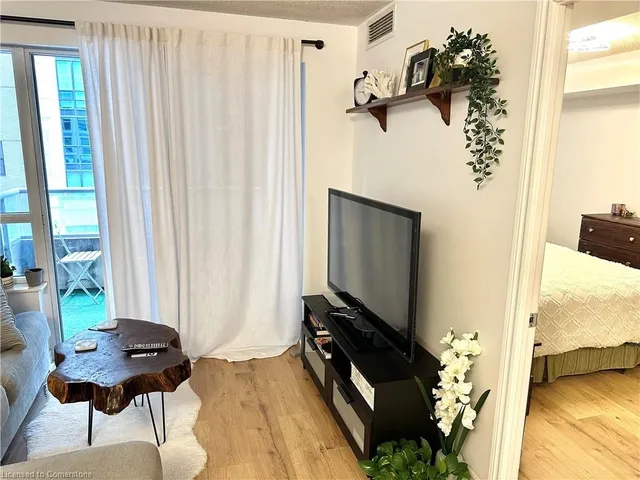 Additional image 13 of 270 Wellington St Unit 409