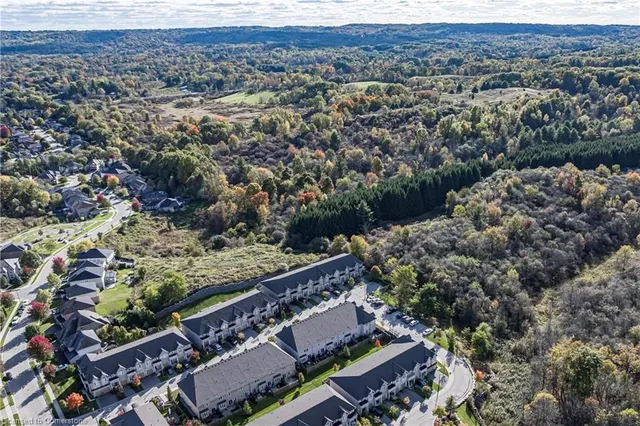 Additional image 41 of 32 Forest Valley Cres