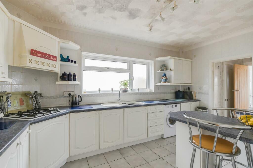 Additional image 7 of 27 Clevedon Avenue, Sully, CF64 5SX