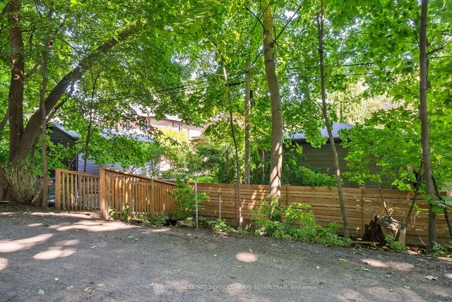 Additional image 38 of 241 Chaplin Cres