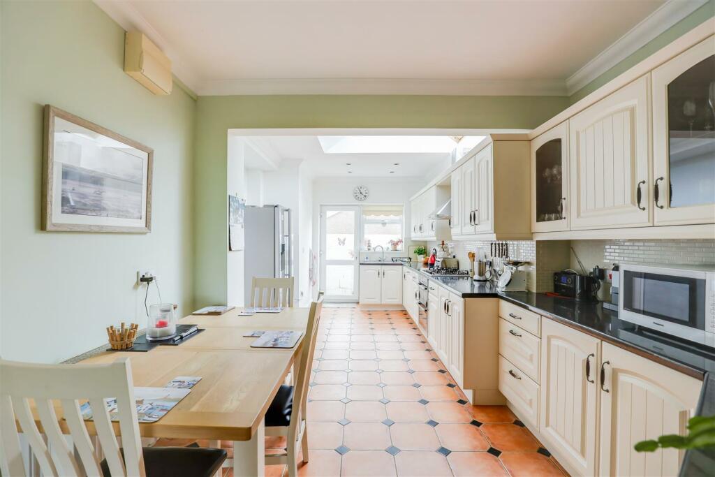 Additional image 8 of Craig Yr Eos Road, Ogmore-By-Sea, Vale Of Glamorgan, CF32 0PG