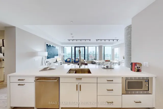 Additional image 8 of 458 Richmond St Unit 1702