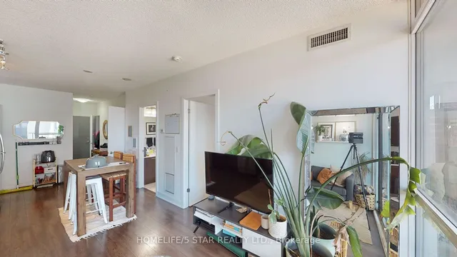 Additional image 8 of 169 Fort York Blvd Unit 308