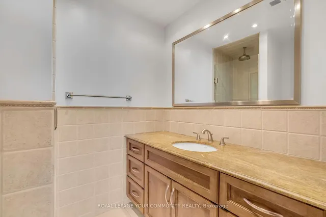 Additional image 34 of 86 Gloucester St Unit 1408