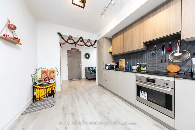 Additional image 13 of 161 Roehampton Ave Unit 603