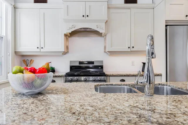 Additional image 19 of 38 Queens Dr