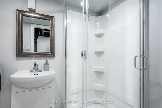 Additional image 34 of 164 Edgemont St