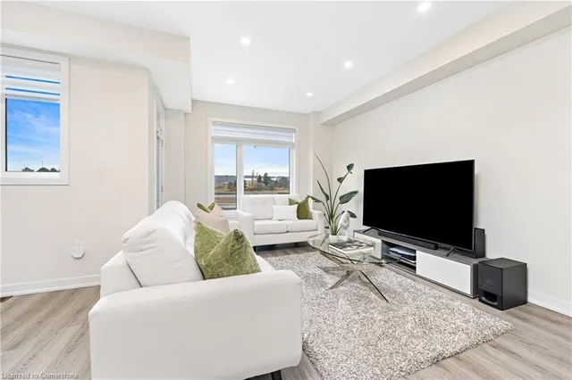 Additional image 2 of 590 North Service Rd Unit 52