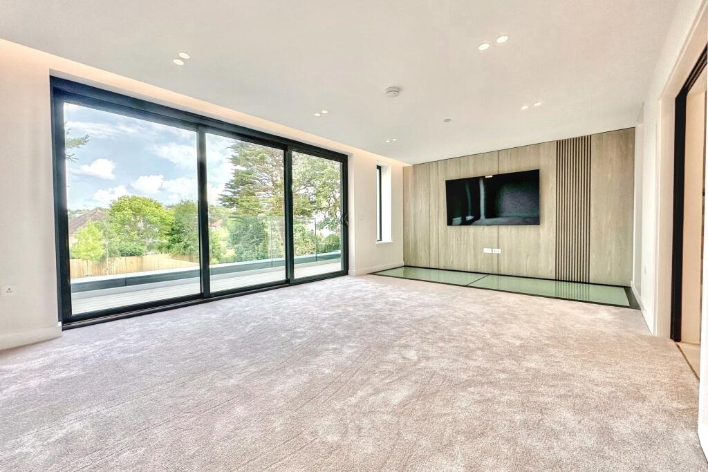 Additional image 11 of Lilliput