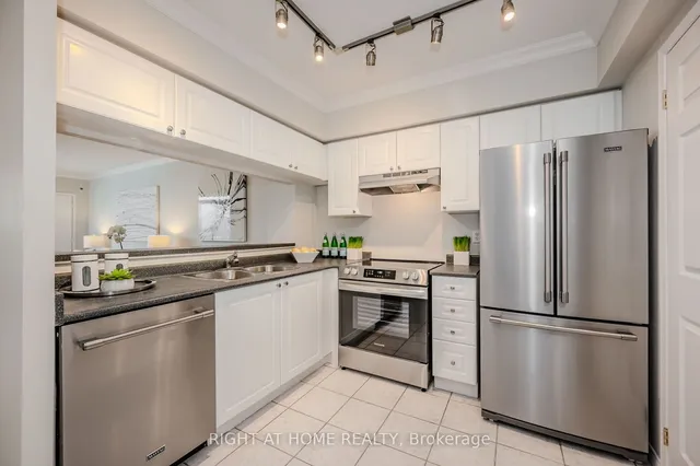 Additional image 7 of 190 Manitoba St Unit 911