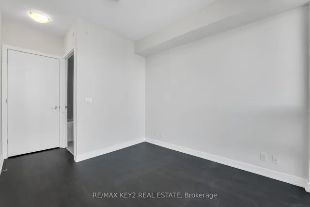 Additional image 18 of 2221 Yonge St Unit 3402