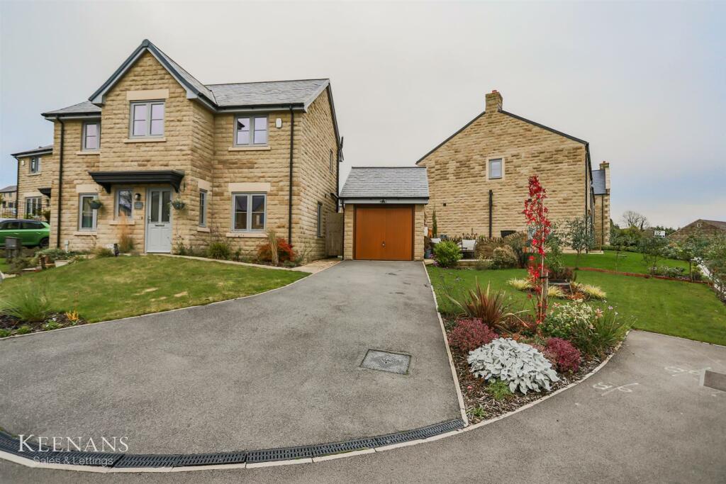 Additional image 32 of Windermere Avenue, Colne