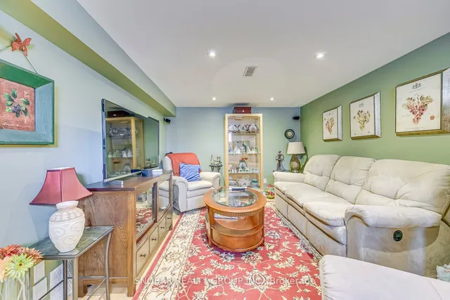 Additional image 19 of 114 Clearbrooke Circ