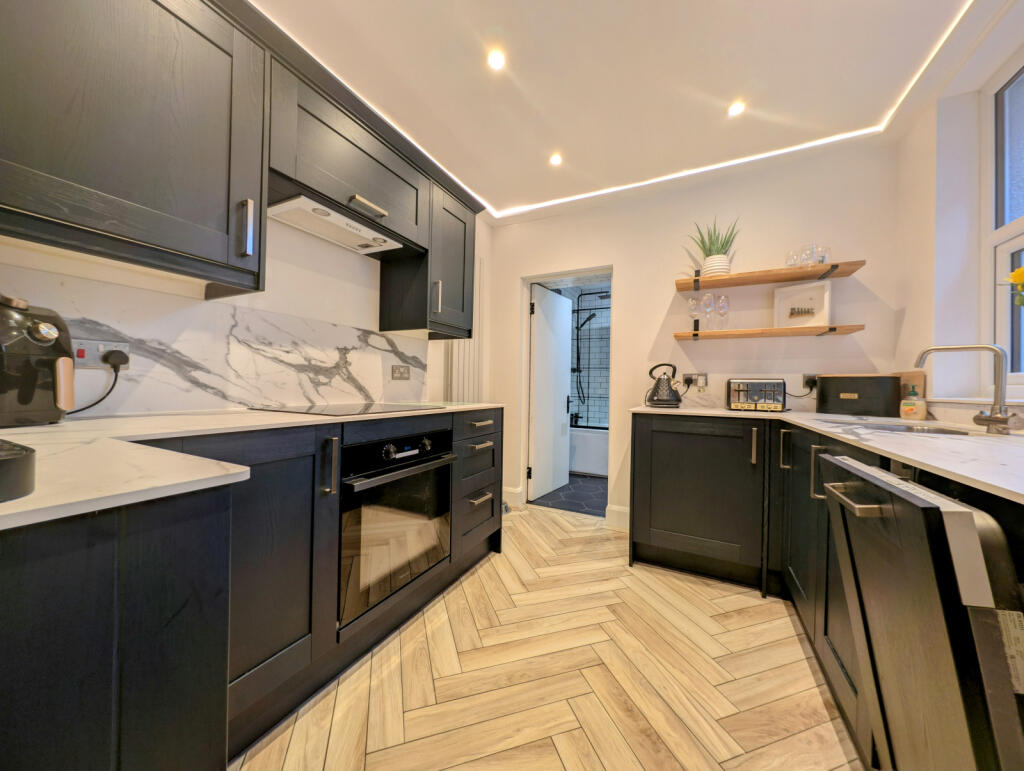 Additional image 6 of The Triangle, Caegarw