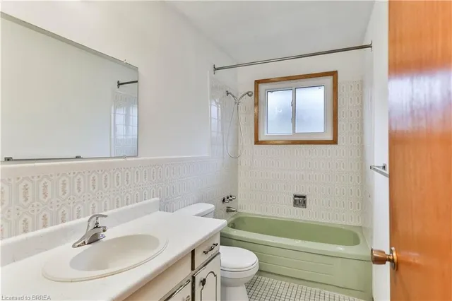 Additional image 23 of 15 Queensbury Dr