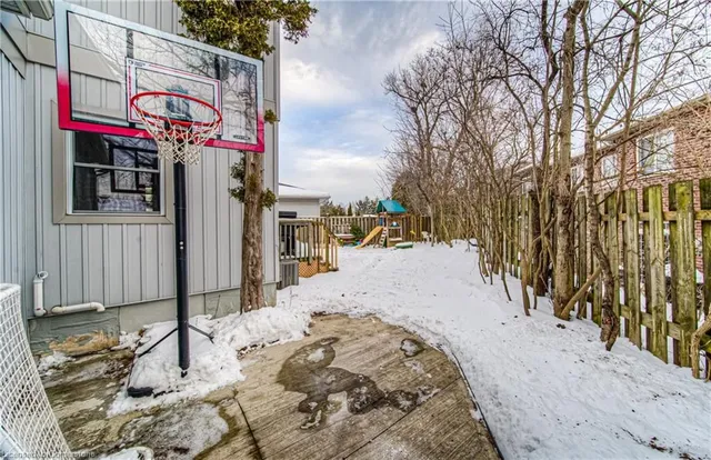 Additional image 40 of 82 Woolwich St