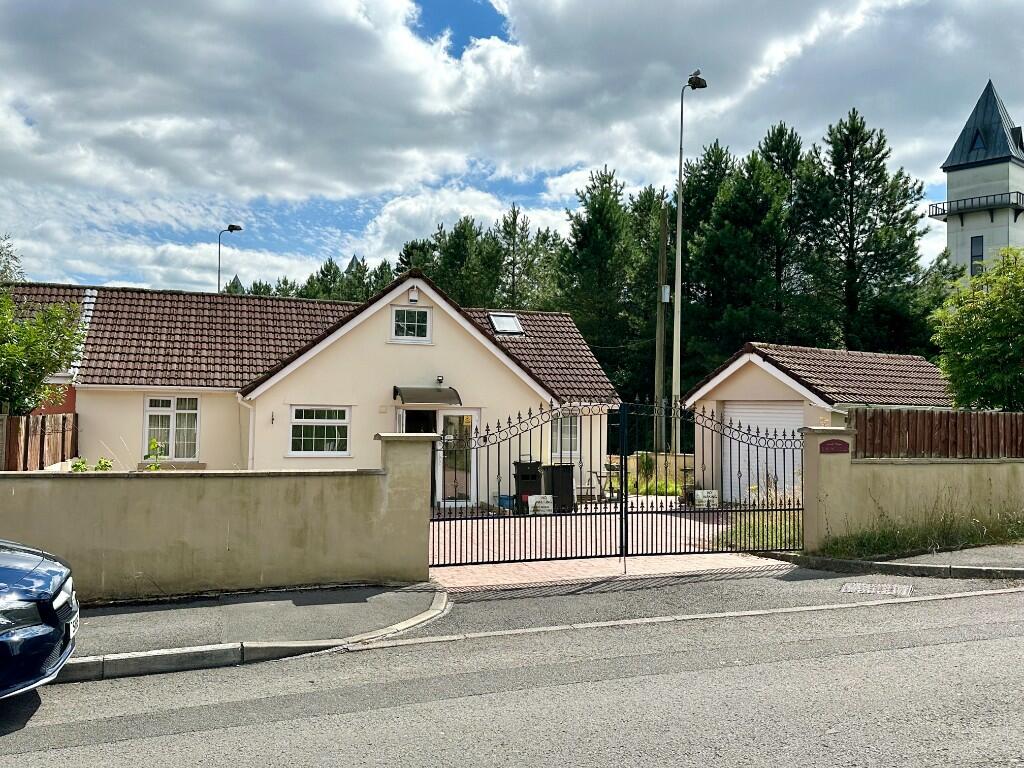 Primary image of Bron Gelli, Swansea Road, Merthyr Tydfil, CF48 1HT