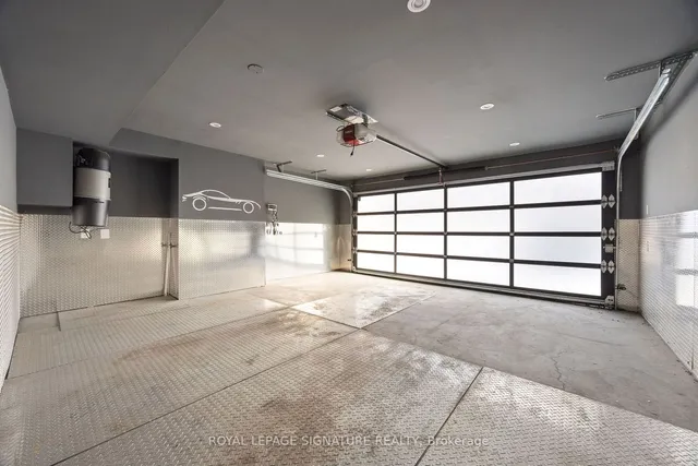 Additional image 27 of 90 Upper Canada Dr