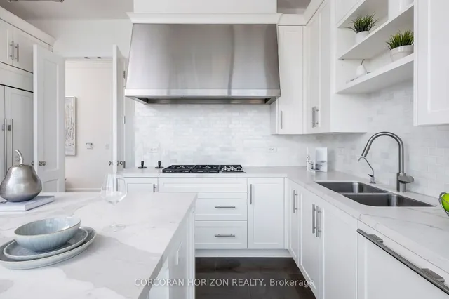 Additional image 13 of 183 Wellington St Unit 3703