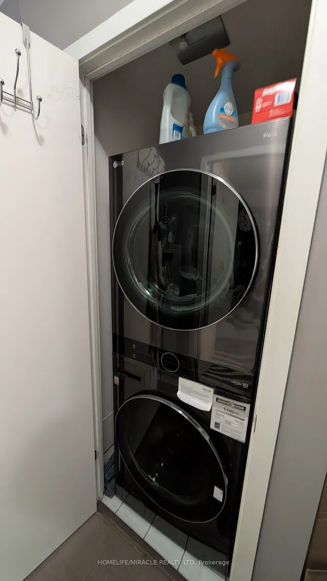 Additional image 10 of 105 The Queensway Unit 3012