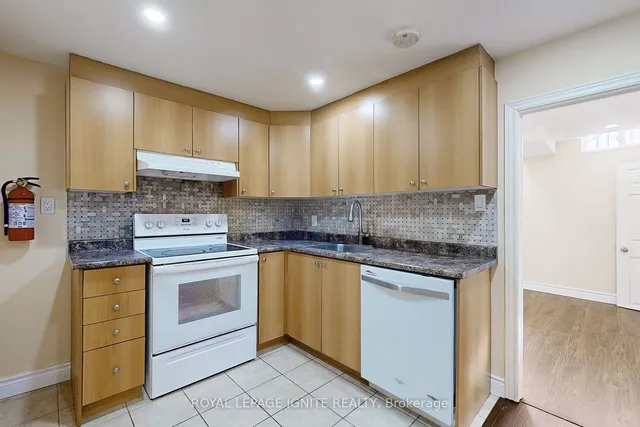 Additional image 22 of 141 PONYMEADOW Terr